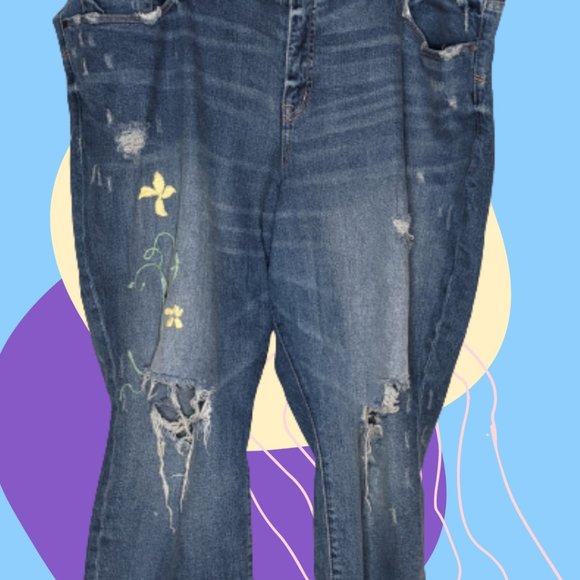 Plus Floral DIstressed Denim - Picture 4 of 5